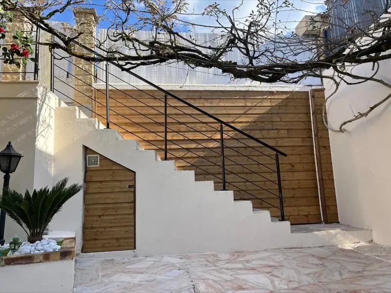 Escalier extérieur après rénovation