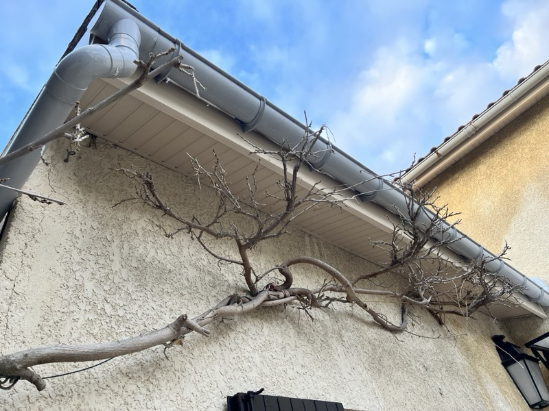 Résultat final nettoyage haute pression allée et muret